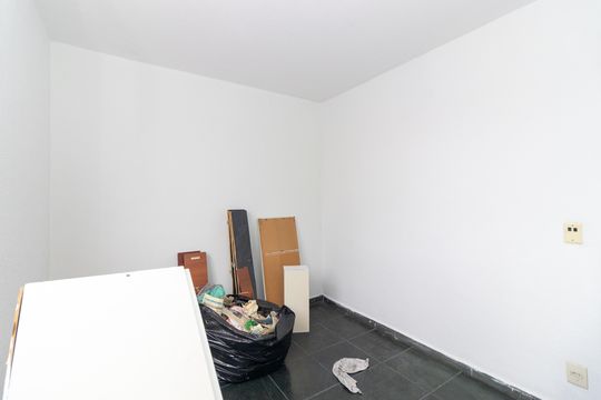 Quarto 2 de apartamento para alugar com 2 quartos, 55m² em Realengo, Rio de Janeiro