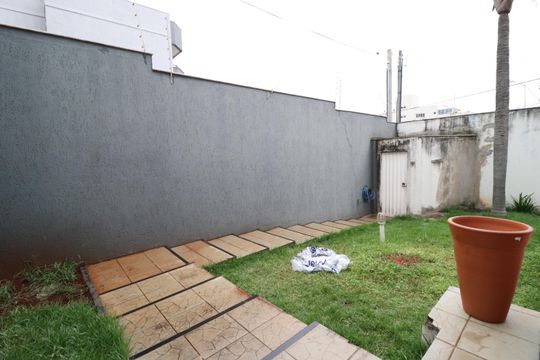 Jardim de casa para alugar com 4 quartos, 300m² em Patrimônio, Uberlândia
