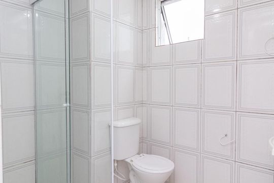 Banheiro de apartamento à venda com 2 quartos, 52m² em Jardim Maringa, São Paulo