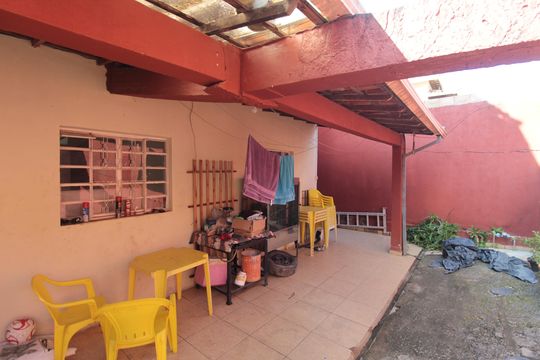 Garagem de casa à venda com 6 quartos, 328m² em Céu Azul, Belo Horizonte