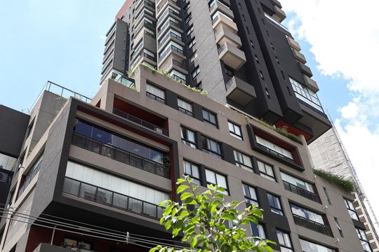 Fachada de apartamento à venda com 2 quartos, 73m² em Pinheiros, São Paulo
