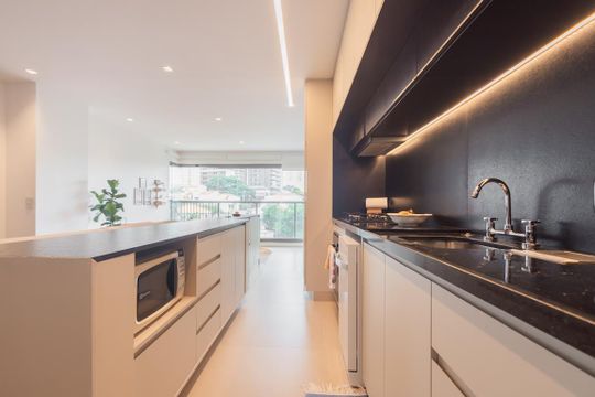 Cozinha e Área de Serviço de apartamento para alugar com 2 quartos, 76m² em Vila Anglo Brasileira, São Paulo