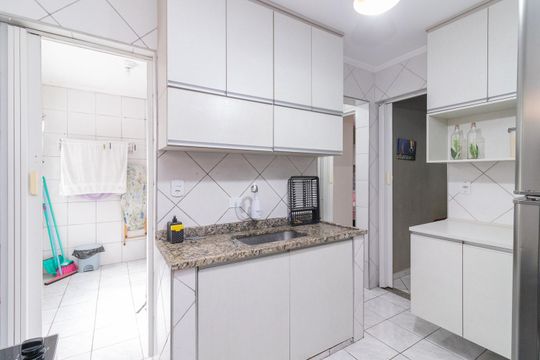 Cozinha de apartamento à venda com 2 quartos, 56m² em Conjunto Habitacional Padre Jose de Anchieta, São Paulo