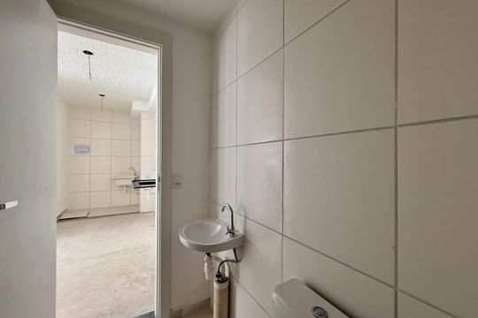 Banheiro  de apartamento à venda com 2 quartos, 36m² em Jardim Sabara, São Paulo
