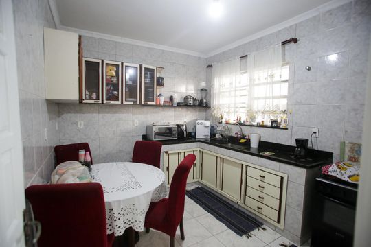 Cozinha de casa de condomínio à venda com 4 quartos, 235m² em Taquara, Rio de Janeiro