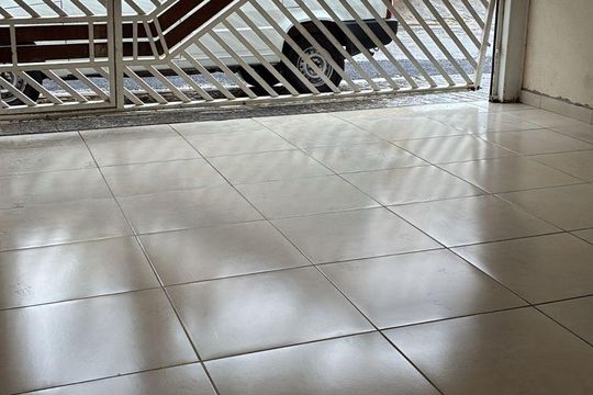 Garagem de casa à venda com 3 quartos, 270m² em Jardim Consorcio, São Paulo