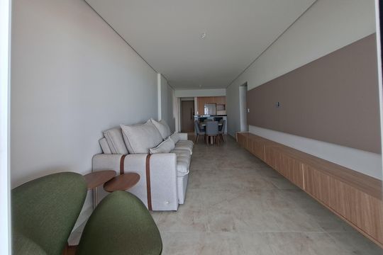 Sala de apartamento para alugar com 3 quartos, 117m² em Vilamar, Praia Grande