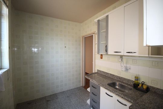 Cozinha de apartamento à venda com 2 quartos, 73m² em Floresta, Porto Alegre