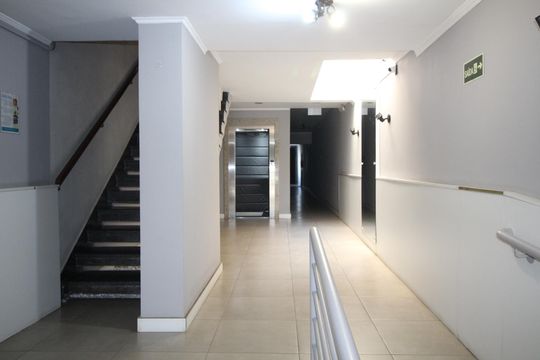 Corredor de apartamento à venda com 2 quartos, 73m² em Floresta, Porto Alegre