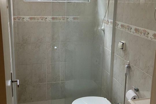 Banheiro de apartamento para alugar com 1 quarto, 42m² em Indianópolis, São Paulo