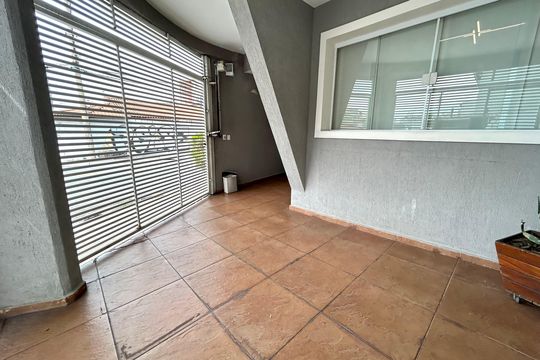 Garagem de casa à venda com 2 quartos, 79m² em Vila Sao Luis, Guarulhos