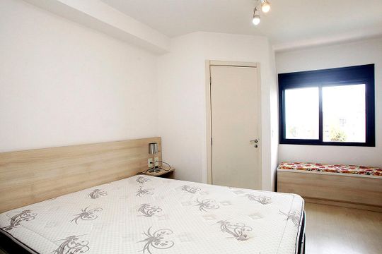 Quarto Suíte de apartamento para alugar com 1 quarto, 30m² em Menino Deus, Porto Alegre