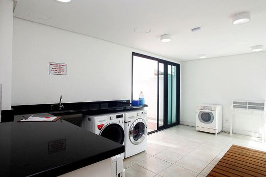 Área Comum - Lavanderia de apartamento para alugar com 1 quarto, 30m² em Menino Deus, Porto Alegre