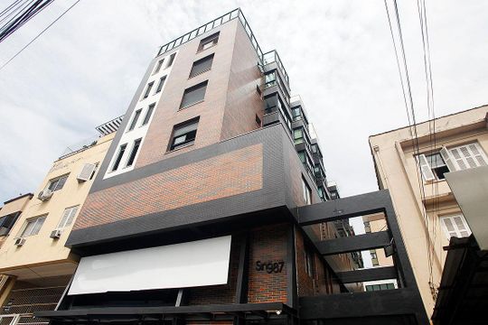 Fachada de apartamento para alugar com 1 quarto, 30m² em Menino Deus, Porto Alegre
