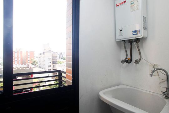 Cozinha + Área de Serviço de apartamento para alugar com 1 quarto, 30m² em Menino Deus, Porto Alegre