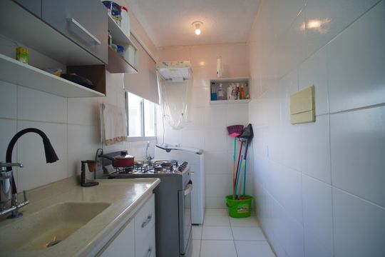 Cozinha de apartamento à venda com 2 quartos, 46m² em Santos Dumont, São Leopoldo