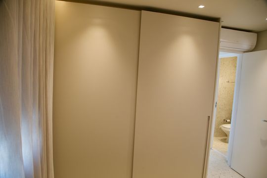 Suite de apartamento à venda com 2 quartos, 65m² em Itaim Bibi, São Paulo