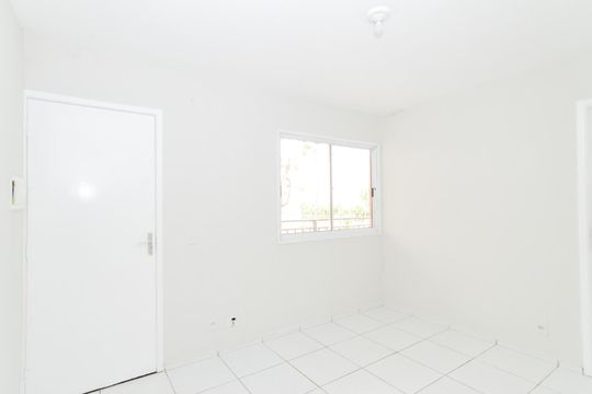 Sala de apartamento para alugar com 2 quartos, 45m² em Jardim Guilhermino, Guarulhos
