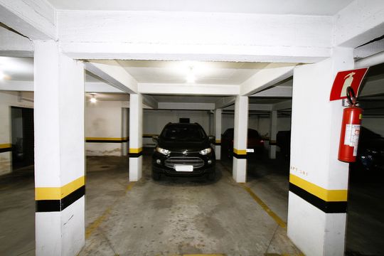 Garagem de apartamento à venda com 3 quartos, 105m² em Estoril, Belo Horizonte