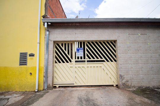 Fachada  de casa para alugar com 4 quartos, 240m² em Jardim Betania, Sorocaba