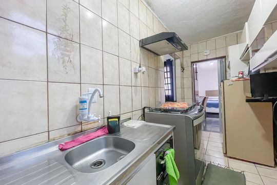 Cozinha de casa para alugar com 2 quartos, 250m² em Veloso, Osasco