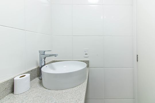 Banheiro da Suíte de apartamento à venda com 1 quarto, 25m² em Água Branca, São Paulo