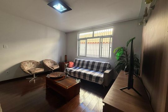 Sala de casa à venda com 3 quartos, 167m² em Santa Ines, Belo Horizonte