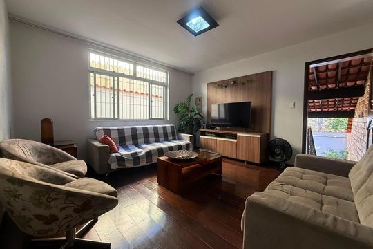 Casa à venda com 3 quartos, 167m² em Santa Ines, Belo Horizonte