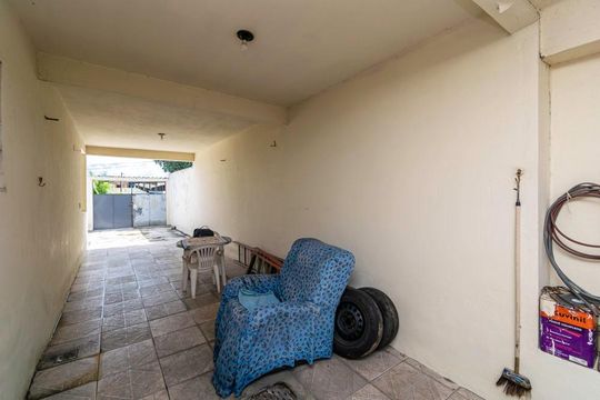 Garagem de casa à venda com 5 quartos, 157m² em Vigário Geral, Rio de Janeiro