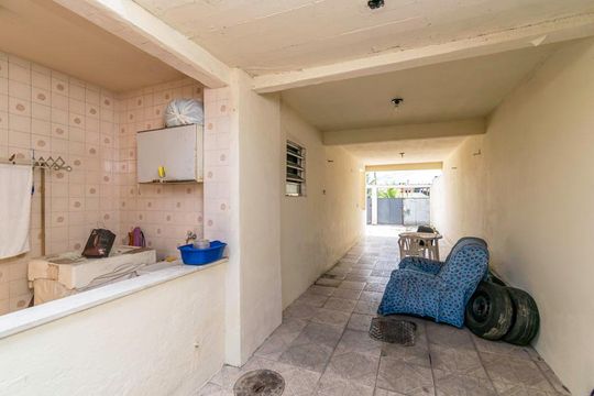 Garagem de casa à venda com 5 quartos, 157m² em Vigário Geral, Rio de Janeiro