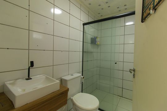 Banheiro de apartamento para alugar com 2 quartos, 49m² em Jardim Helena, Cotia