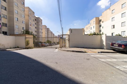 Fachada do condomínio de apartamento para alugar com 2 quartos, 49m² em Jardim Helena, Cotia