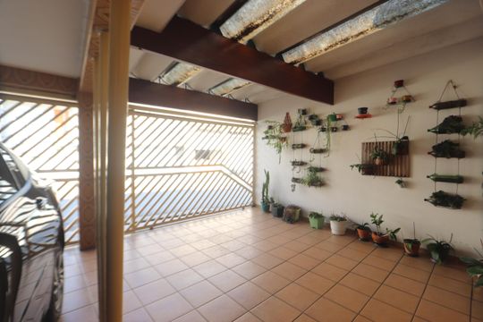 Garagem de casa à venda com 2 quartos, 110m² em Parque Independencia, São Paulo