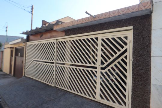 Fachada de casa à venda com 2 quartos, 110m² em Parque Independencia, São Paulo