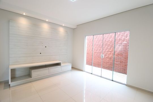 Sala de TV de casa para alugar com 3 quartos, 200m² em Santa Mônica, Uberlândia