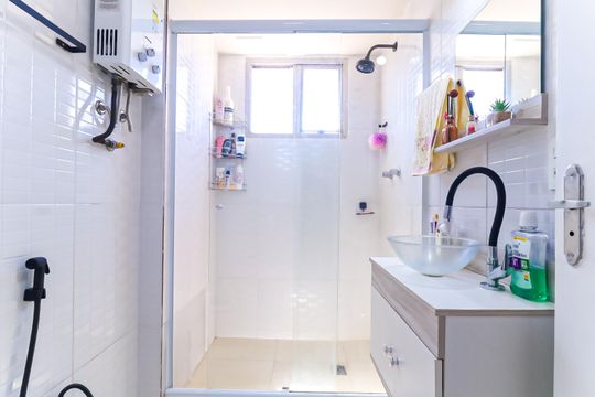 Banheiro de apartamento à venda com 2 quartos, 58m² em Cascadura, Rio de Janeiro