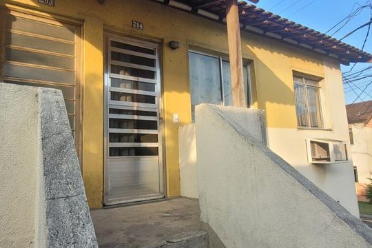 Fachada de apartamento para alugar com 2 quartos, 40m² em Santa Cruz, Rio de Janeiro