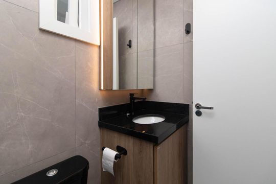 Banheiro da Suíte de apartamento à venda com 2 quartos, 81m² em Cidade Baixa, Porto Alegre