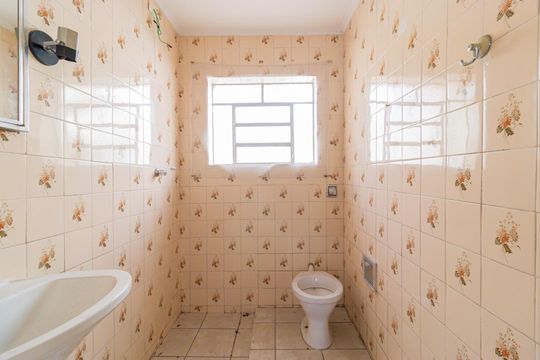 05banheiros002.jpg de casa à venda com 2 quartos, 55m² em Vila Gumercindo, São Paulo