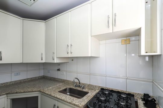 Cozinha de apartamento para alugar com 3 quartos, 184m² em Vila Gumercindo, São Paulo