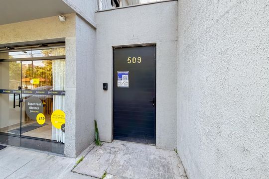 Fachada de kitnet/studio para alugar com 1 quarto, 34m² em Vila Mariana, São Paulo
