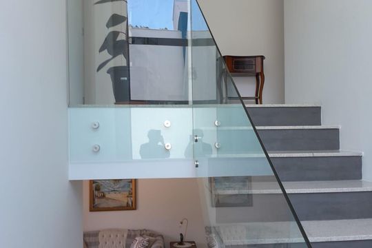 Sala de casa de condomínio para alugar com 4 quartos, 280m² em Canasvieiras, Florianópolis