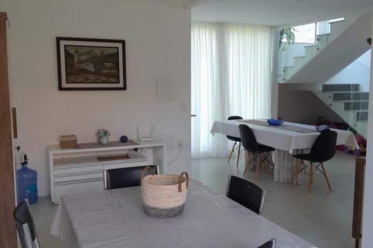 Cozinha de casa de condomínio para alugar com 4 quartos, 280m² em Canasvieiras, Florianópolis