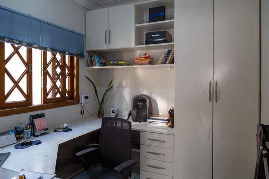 Escritório de casa à venda com 3 quartos, 375m² em Parque Renato Maia, Guarulhos