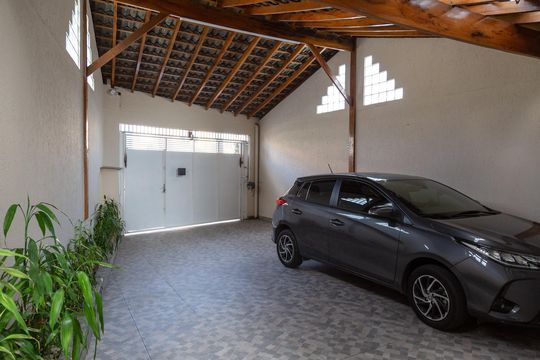 Garagem de casa à venda com 3 quartos, 375m² em Parque Renato Maia, Guarulhos