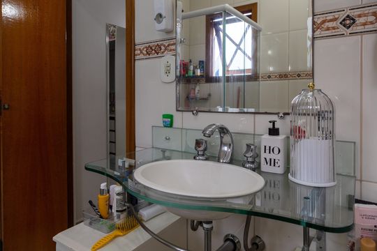Banheiro da Suíte 3 de casa à venda com 3 quartos, 375m² em Parque Renato Maia, Guarulhos