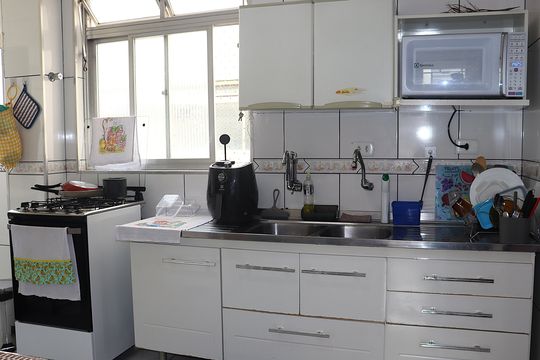 Cozinha de apartamento para alugar com 2 quartos, 82m² em Bela Vista, São Paulo