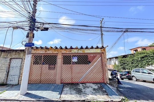 Fachada com Plaquinha de casa à venda com 5 quartos, 600m² em Penha de França, São Paulo