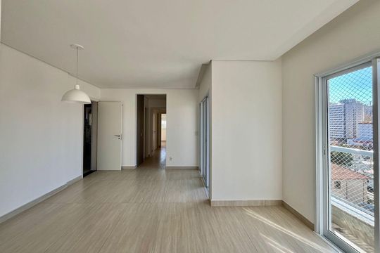 Sala de apartamento à venda com 3 quartos, 86m² em Vila Itapura, Campinas