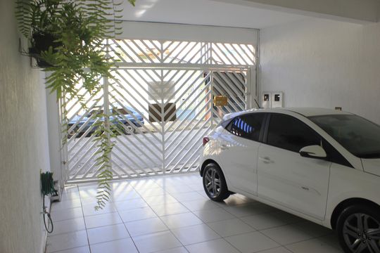 Garagem  de casa à venda com 2 quartos, 243m² em Jardim Terezopolis, Guarulhos